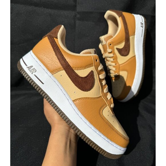 ❤️ G26 SIZE 8.5 WOMEN'S NIKE AIR FORCE 1'07 NEXT NATURE FLAX / CACAO WOW-SESAME - Picture 1 of 11